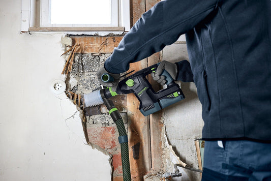 Festool Absaugvorrichtung AV-BHC/KHC bei Anwendung an Borhammer, staubarmes Arbeiten beim Hammerbohren
