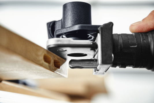 Festool Bohrschablone BS-KV D15 bei Anwendung auf Holzwerkstück mit Bohrführung
