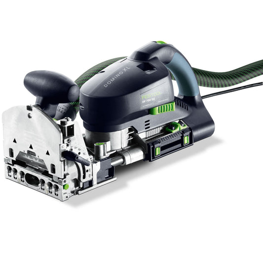 Festool Dübelfräse DOMINO XL DF 700 EQ-Plus mit Pendelfräsprinzip und grünem Systainer, Seitenansicht.