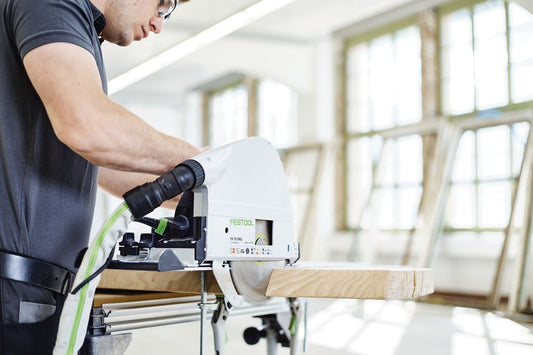 Festool TS 75 EBQ-Plus Tauchsäge bei Tauchschnitt in Holz mit 75 mm Schnitttiefe, Anwendungsbeispiel