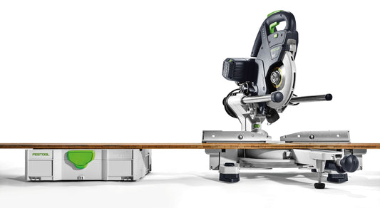 Festool KAPEX KS 60 E-UG-Set/XL Kapp-Zugsäge mit Untergestell und Systainer auf weißem Hintergrund