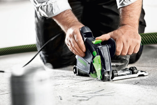 Festool DSC-AG 125-Plus Trennsystem bei Anwendung zum Schneiden mineralischer Materialien mit Staubabsaugung