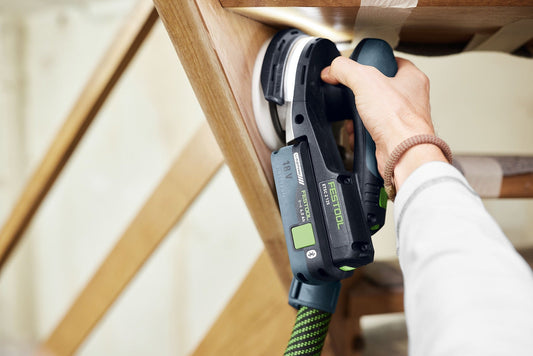 Festool Protector beim Schleifen an Holzkante ohne Werkstückbeschädigung, Schutzvorrichtung für randnahes Schleifen